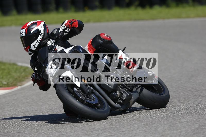 /Archiv-2024/29 12.06.2024 MOTO.CH Track Day ADR/Gruppe gelb/63